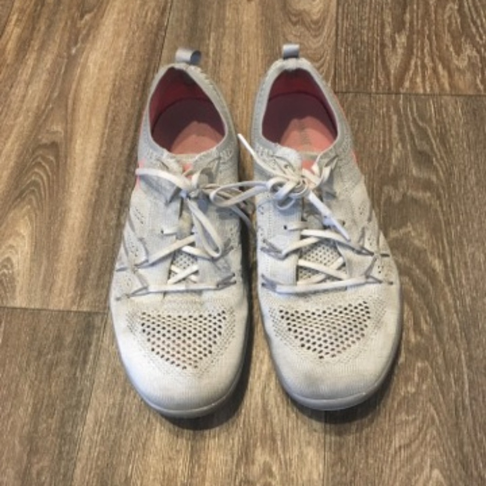 🎉 Nike knit shoes